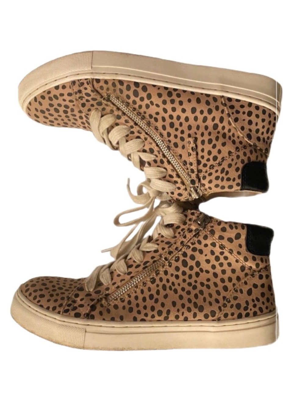 Universal Threads High Tops Animal Print Size 8 Women